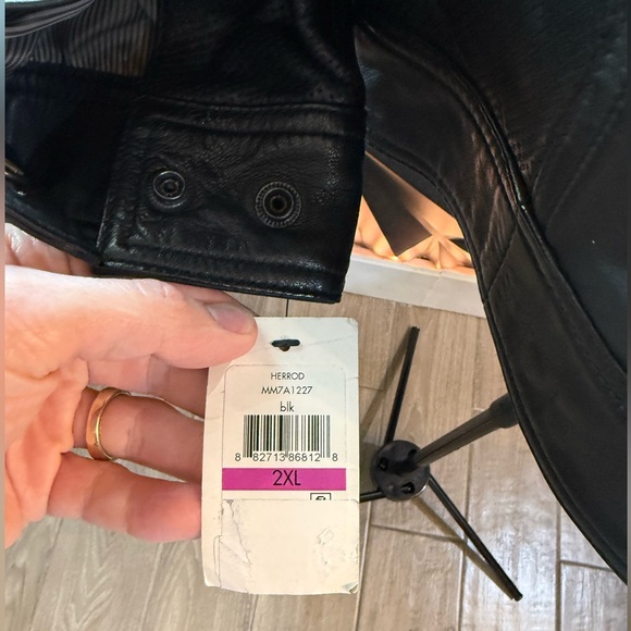 Marc New York Men's Black Leather Jacket - Picture 5 of 5